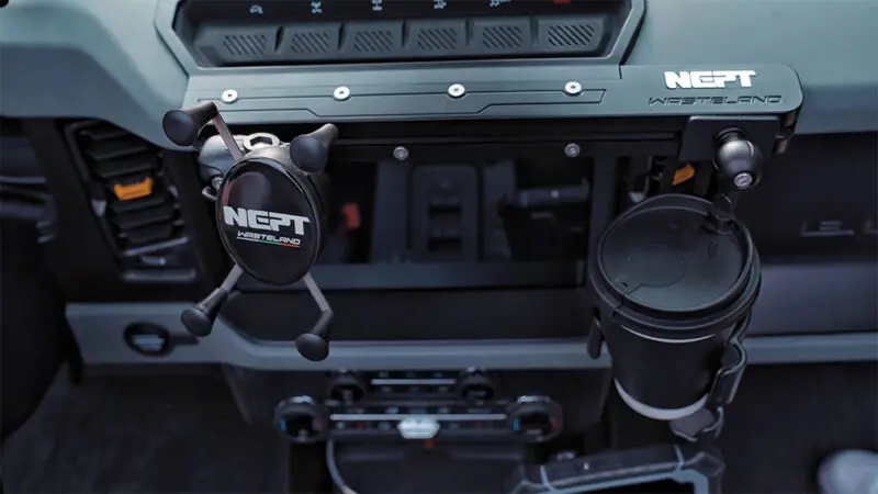 Staffa per dispositivo di montaggio sul cruscotto accessori Ford Bronco