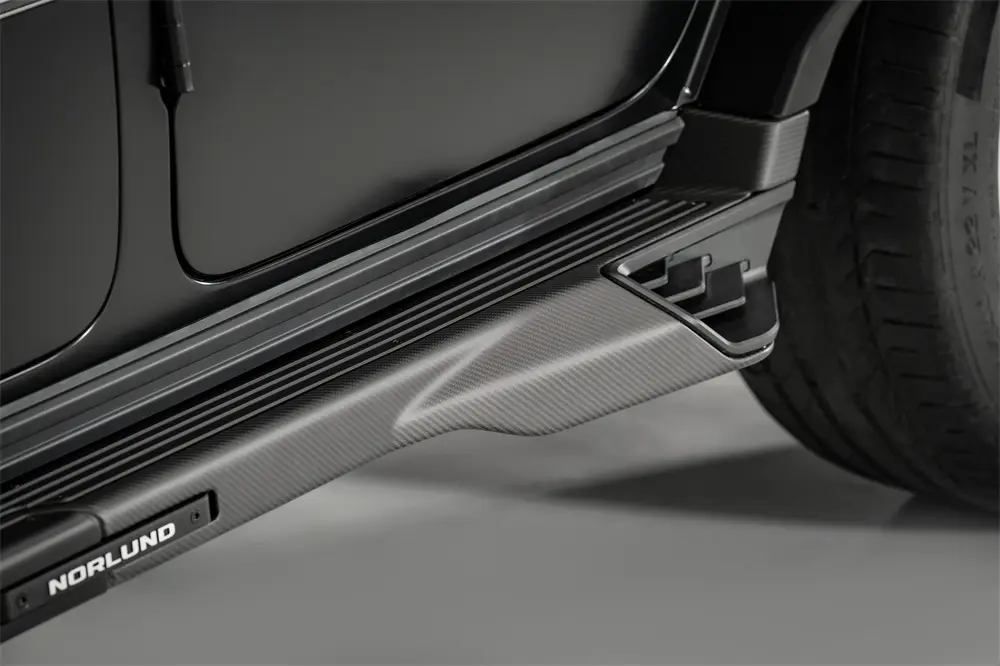 Detailansicht des Mercedes G Parts NORLUND Seitenrohr-Auspuffsatzes