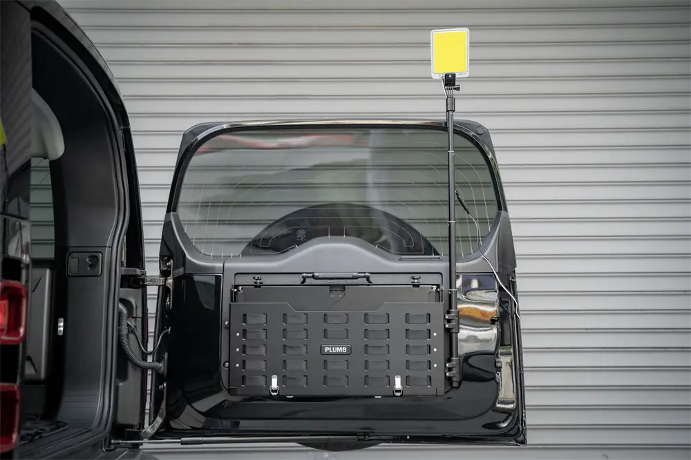Akcesoria do Land Rover Defender Stolik na tylną klapę