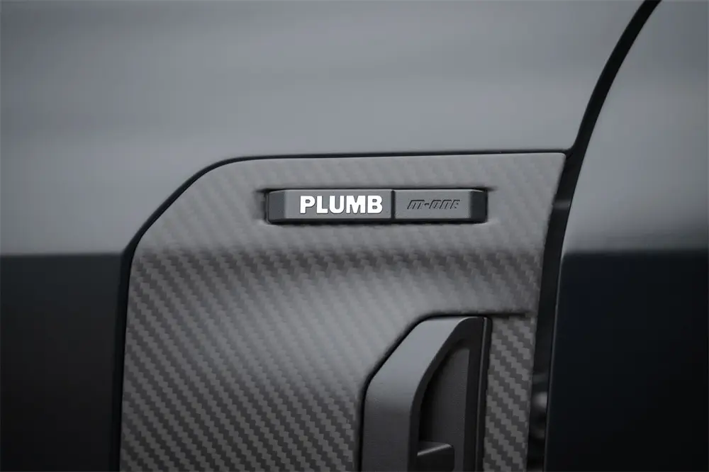 PLUMB ドライカーボンファイバーフェンダーエアインテークベントフローランドローバーディフェンダー用